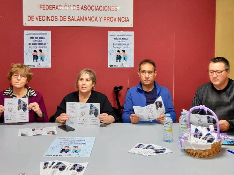 Representantes de FEVESA presentan en Salamanca la campaña contra el acoso escolar dirigida a asociaciones vecinales