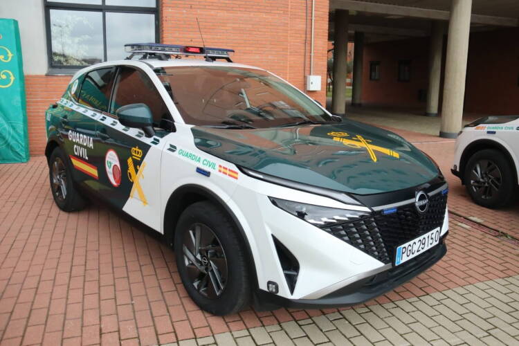 Vehículo patrulla cardioprotegido de la Guardia Civil destinado a Béjar equipado con desfibrilador DESA