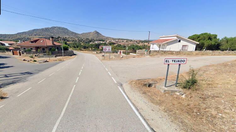 Acceso a la localidad de El Tejado de Béjar