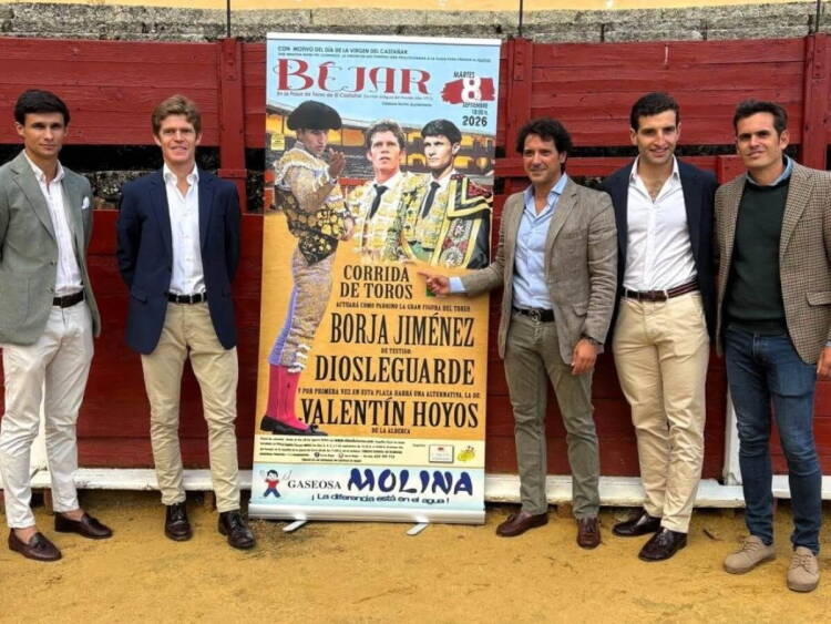 Presentación del cartel de la corrida de toros de Béjar 2026 en La Ancianita, con los protagonistas del festejo.