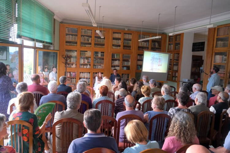 Vista del público asistente a la conferencia sobre La Gloriosa, revolución de 1868 en Béjar