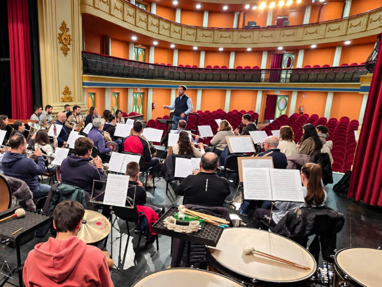 Ensayo de Sinfónico Extremo en el Teatro Cervantes de Béjar