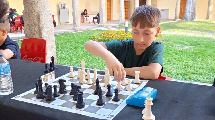 Participantes durante la celebración del torneo de ajedrez