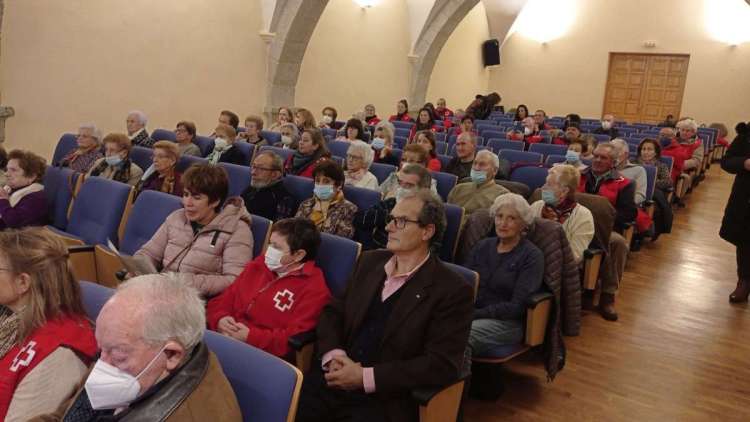 Cierre de ejercicio de Cruz Roja Béjar con personas mayores, Centro de C. San Francisco