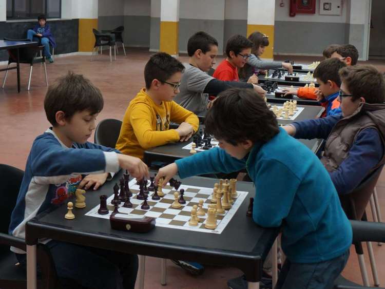 Aimar Vázquez en primer término jugando en el torneo