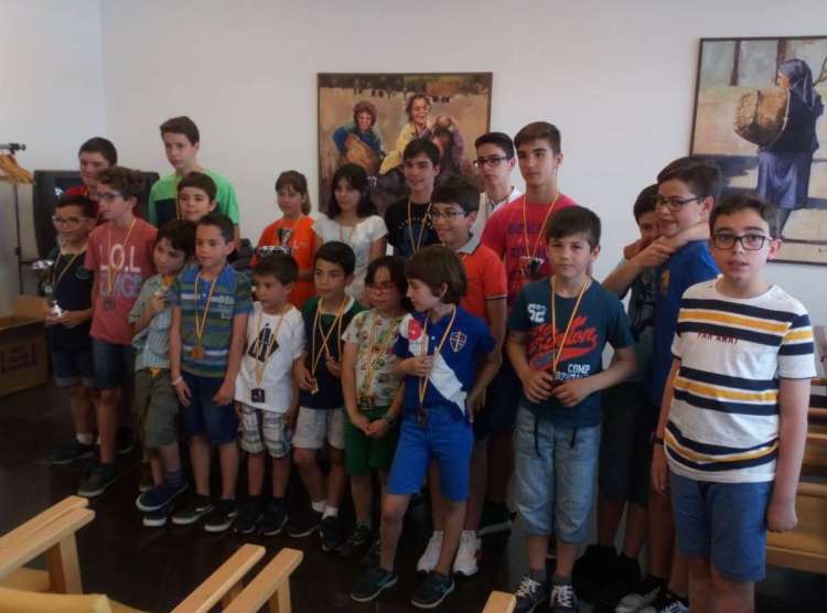 Participantes de la Escuela de Ajedrez en los Juegos Escolares