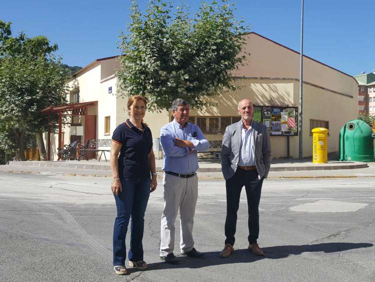 Purificación Pozo, Alejo Riñones y Alejandro Romero en González Macías