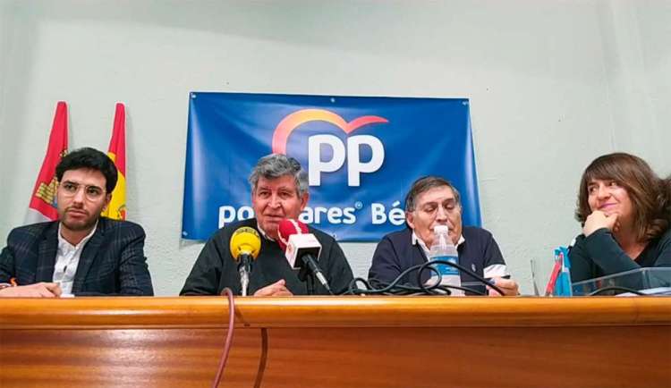 Alejo Riñones en rueda de prensa