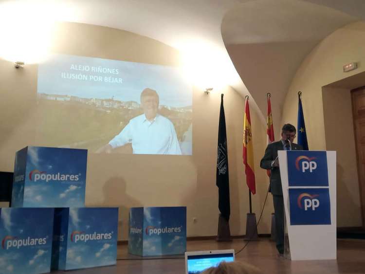Alejo Riñones durante la presentación de la candidatura