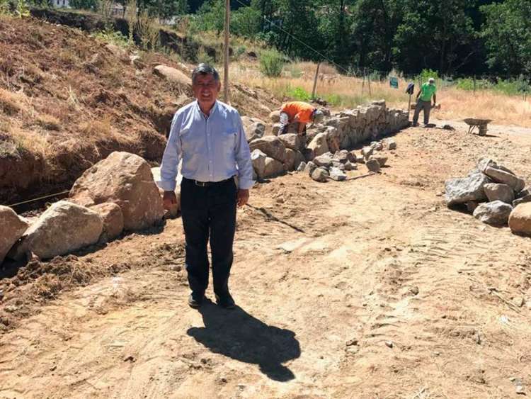 Alejo Riñones posa en las obras de el recinto ferial