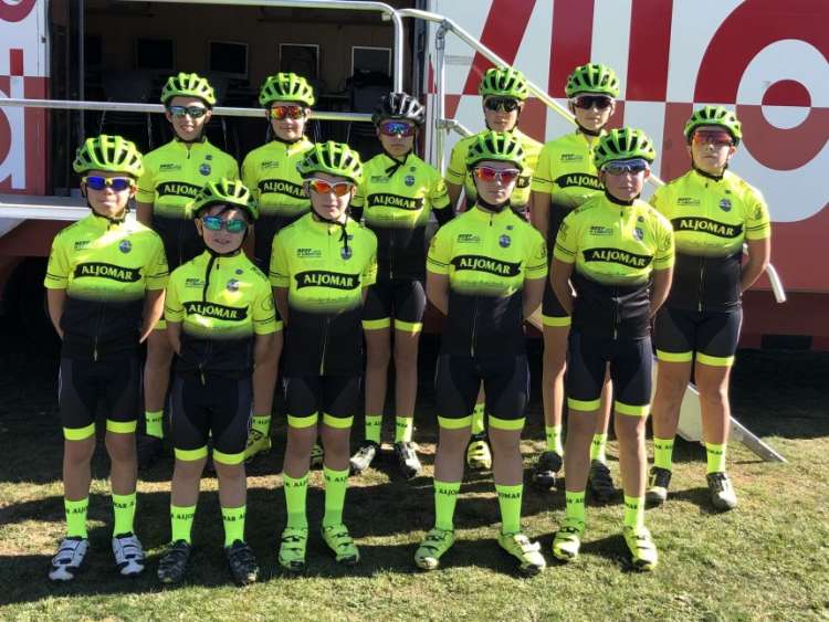 Equipo Aljomar Moises dueñas de ciclismo