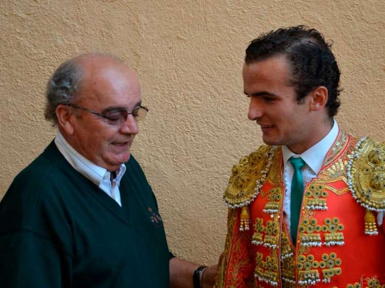Álvarez Monteserín junto a un torero
