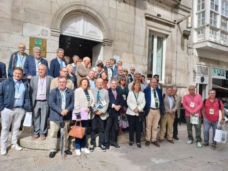 Participantes de la asamblea de la CECEL 2025 en Vigo con representación de Béjar