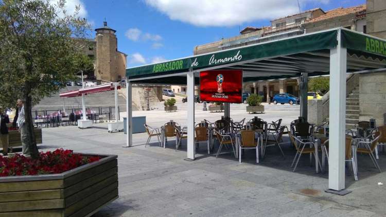 Terraza con televisión