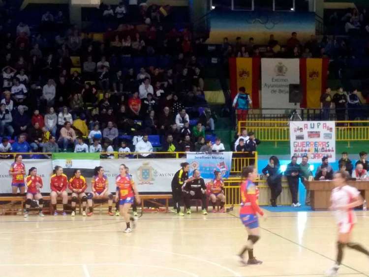 Momento del partido España Polonia de balonmano disputado en Béjar