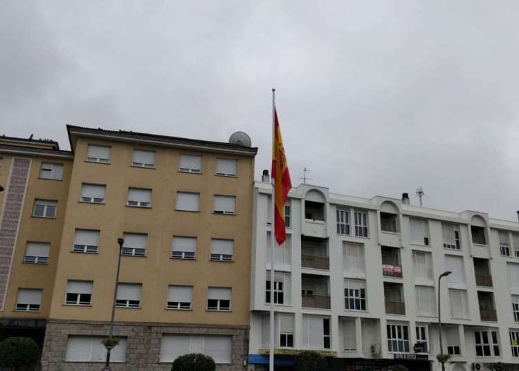 Bandera en La Plaza de España de Béjar