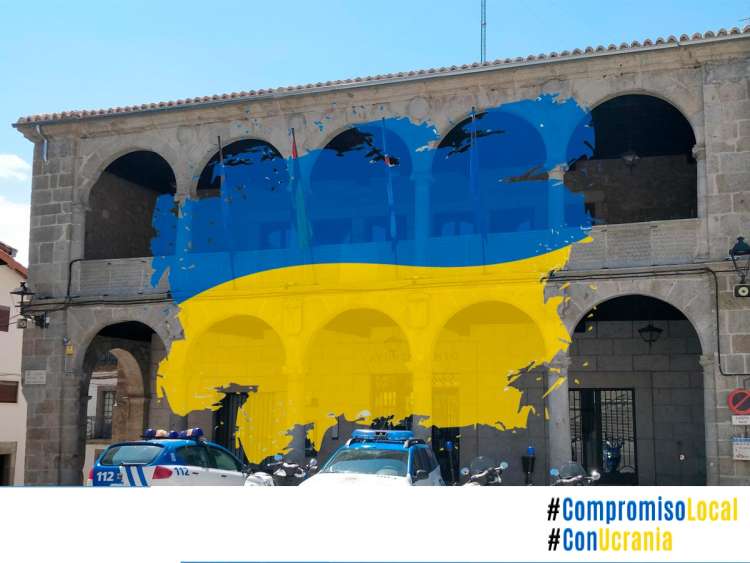 Ayuntamiento de Béjar con bandera ucraniana