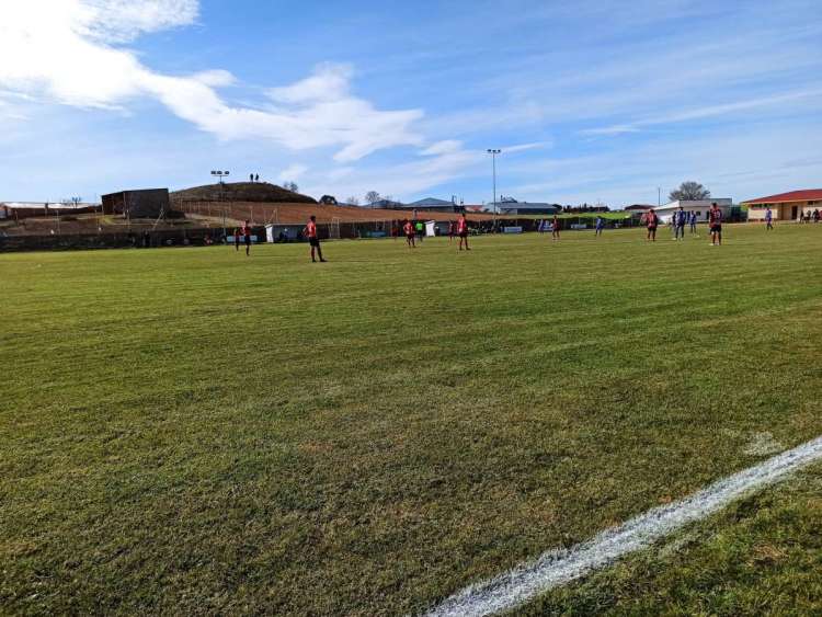 Un momento del encuentro entre la Bovedana y el Béjar Industrial . Imagen Tw Béjar Industrial
