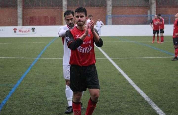 Un momento del encuentro entre el Béjar Industrial y el CD Navega. Twitter CDBI