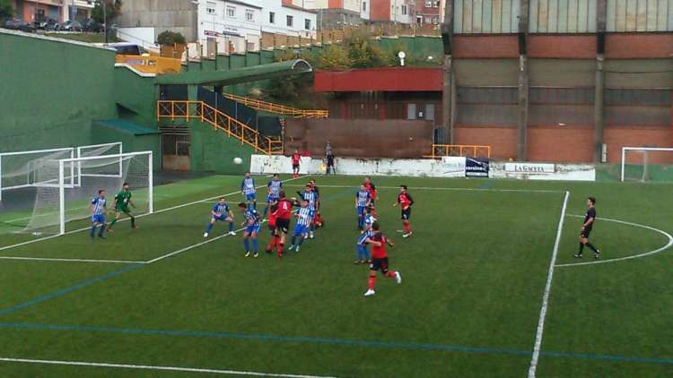 Un momento del encuentro entre el Béjar Industrial y La Ponferradina