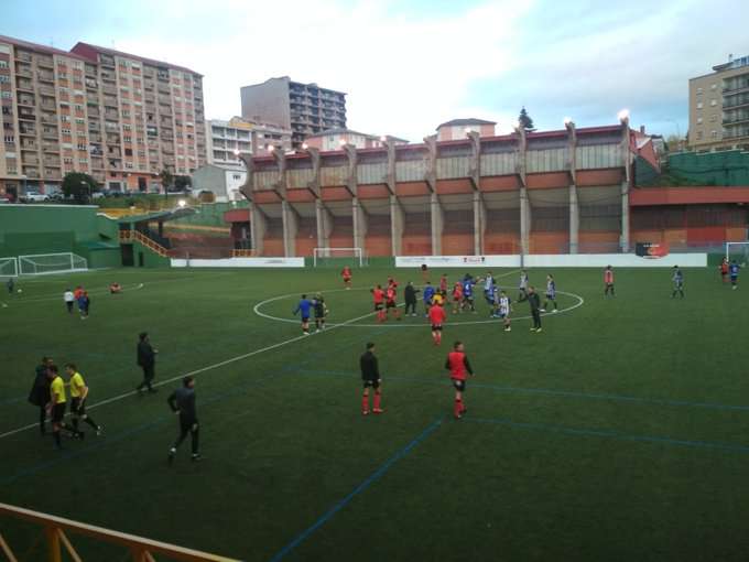 Un momento del encuentro entre el Béjar Industrial y la Ponferradina B. IMagen del Twitter del Club