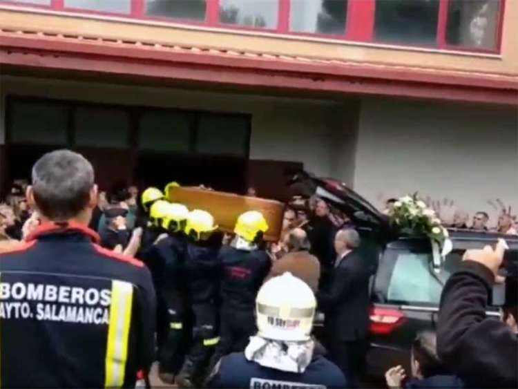 Imagen del funeral del bombero fallecido en Béjar