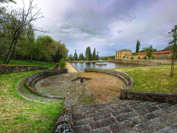 Fuente, estanque y palacete de El Bosque de Béjar