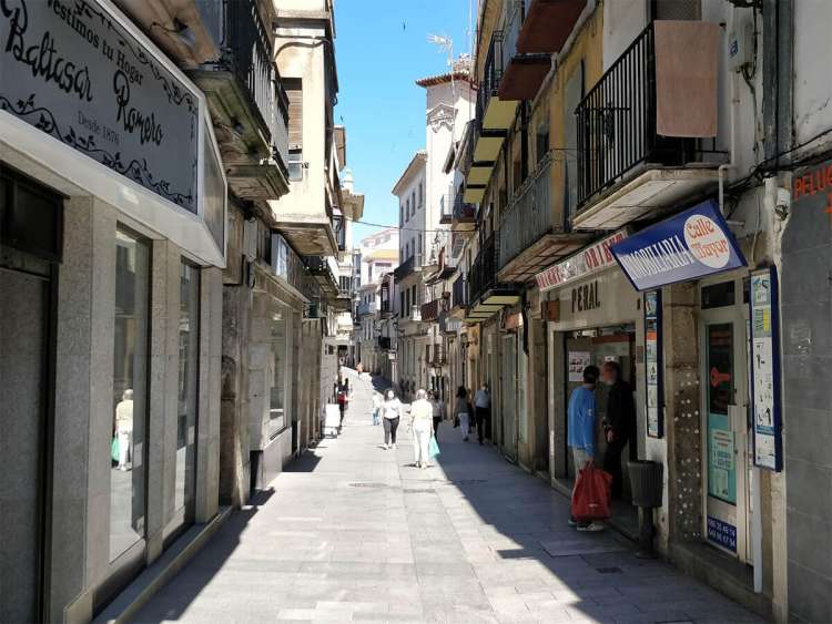 Vista general de la calle Mayor de Reinoso, Béjar