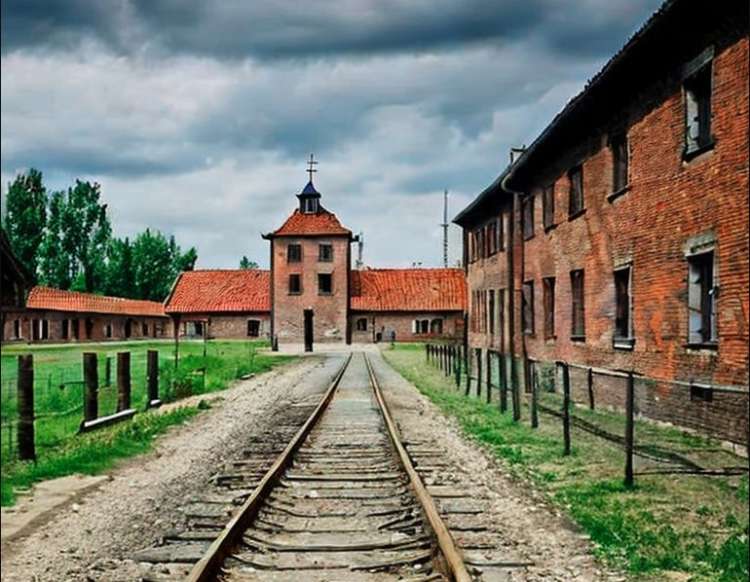 Campo de concentración de Auschwitz. Imagen IA