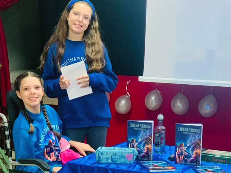 Isabel y Carolina presentan los libros de Carolina Purpurina en Béjar