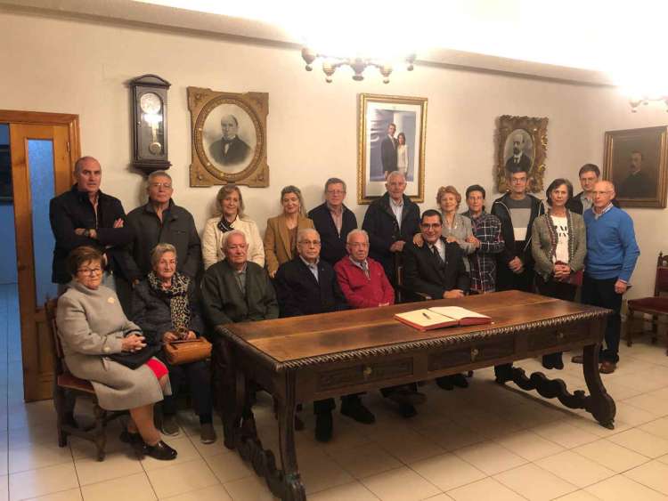 Socios homenajeados  y directiva del Casino Obrero