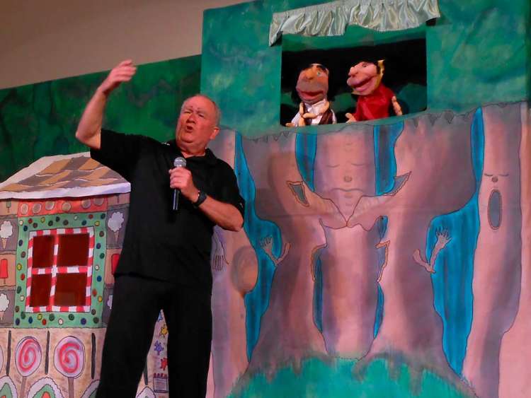 Representación de marionetas en Teatro León Felipe de Sequeros