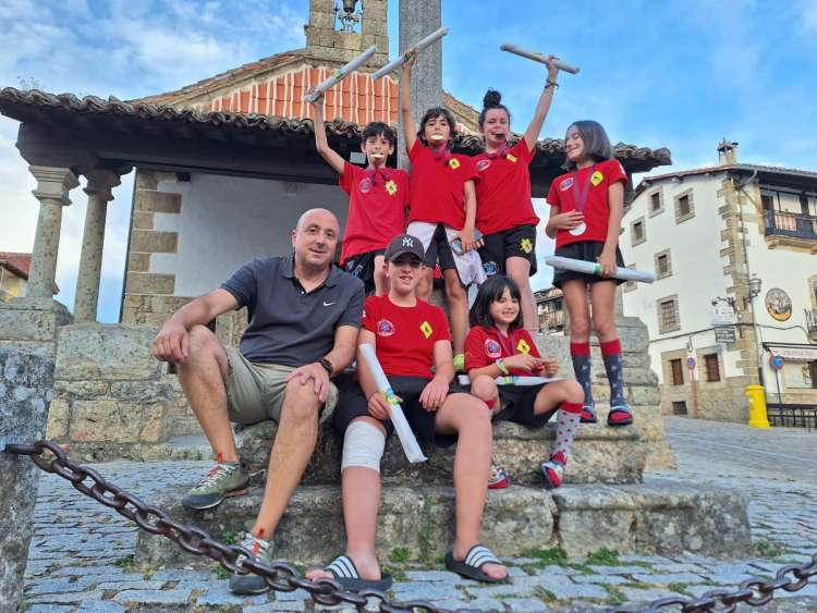 Club La Covatilla en el campeonato Alpino en Línea en Candelario