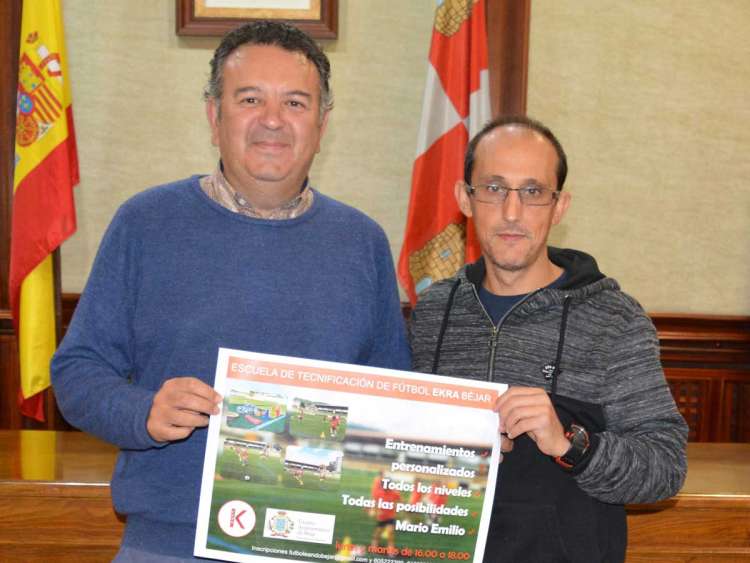 Concejal de Deportes, Raúl Hernández y Miguel Gelabert, de Ekra