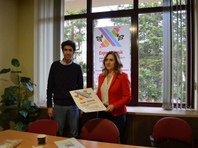 Concejales presentan la feria