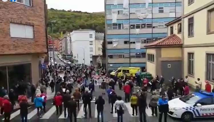 Una de las concentraciones de la Plataforma Saniaria frente al hospital de Béjar