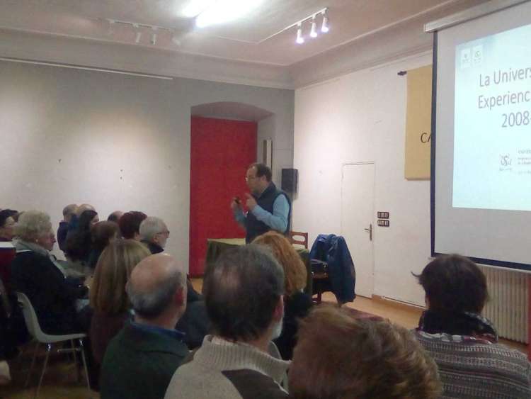 Ramón Hernández Garrido durante su conferencia en el ateneo