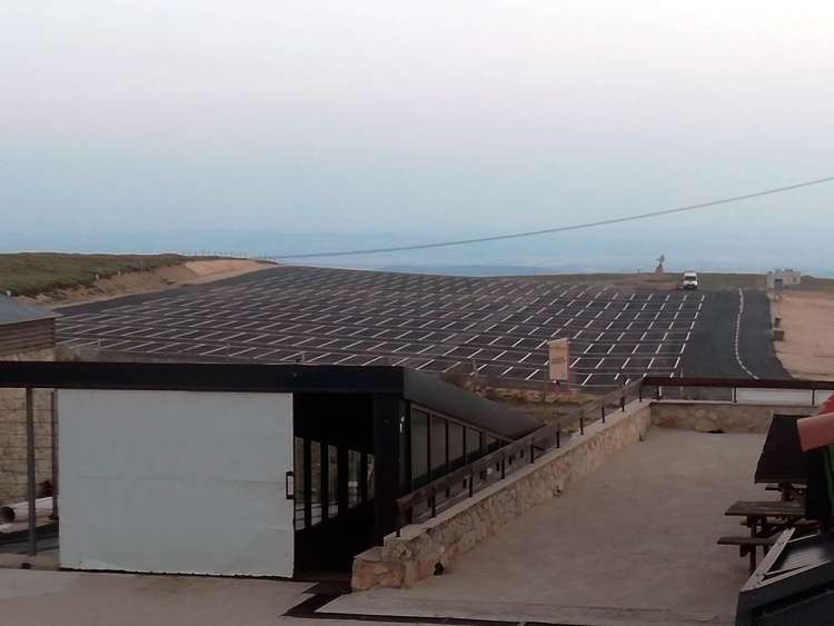 Vista del nuevo aparcamiento de La Covatilla