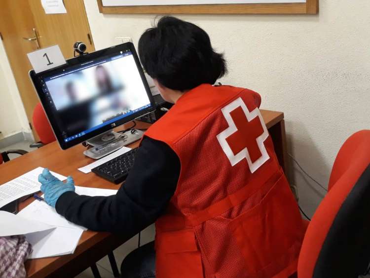 Voluntario de Cruz Roja durante una de las llamadas
