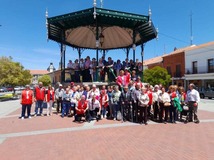 Participantes de la jornada de convivencia en Peñaranda organizada por Cruz Roja