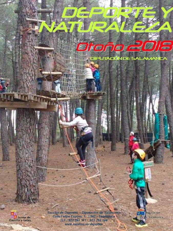 Niños jugando en parque de Aventuras de La Alberca