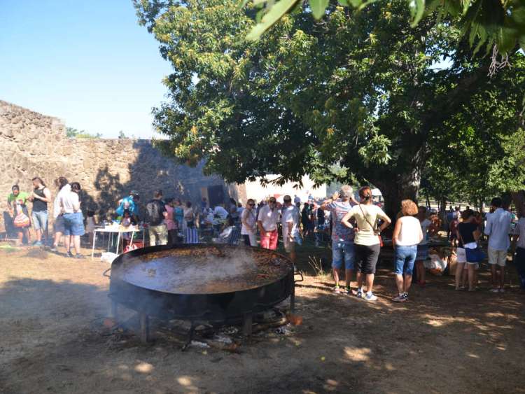 Publico asistente a una edición pasada del Día del Calderillo