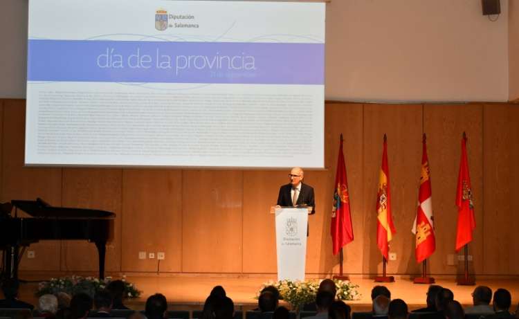 Javier Iglesias, pronuncia discurso acto del Día de la Provincia