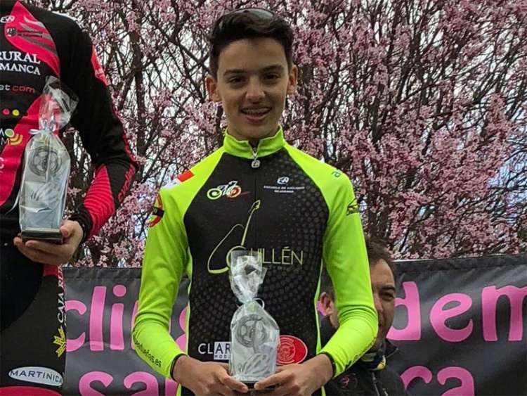 Rodrigo Hernández en el podio