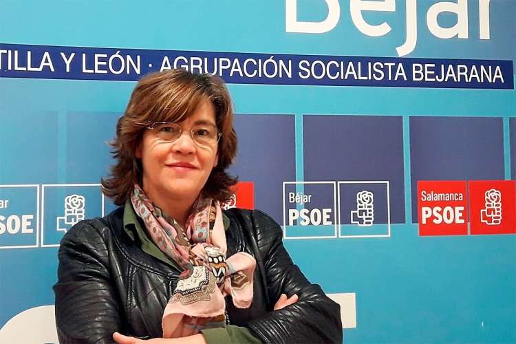 Elena Martín Vázquez en la sede del PSOE Béjar