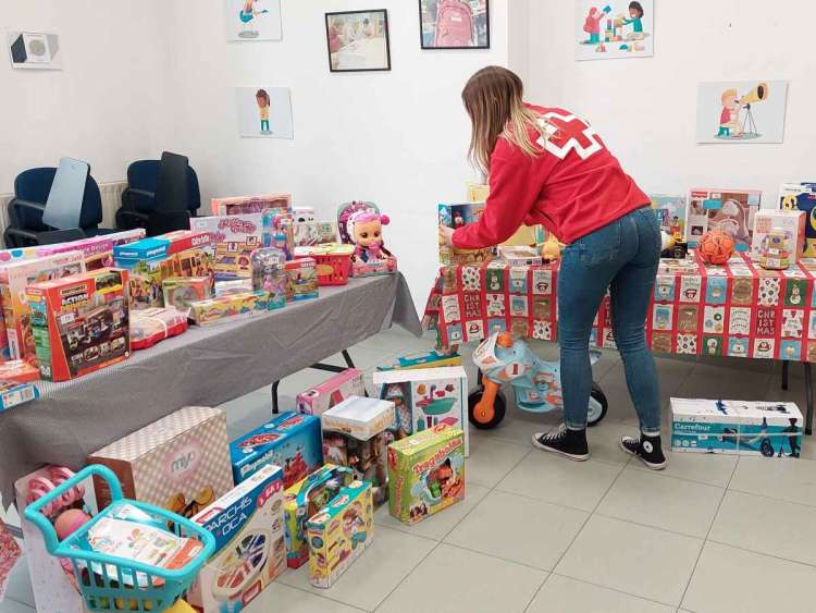 Escaparate de juguetes Cruz Roja Béjar