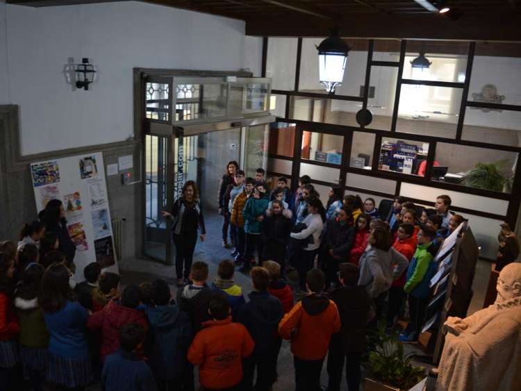 Escolares bejaranos visitan las dependencias municipales