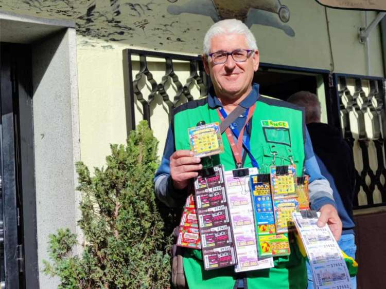 Fabian San Juan Hernández vendedor  de la ONCE