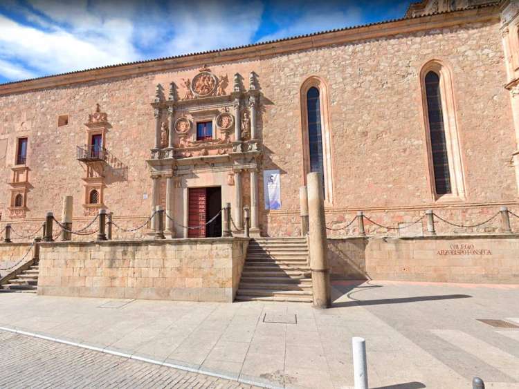 Fachada colegio Arzoispo Fonseca de Salamanca