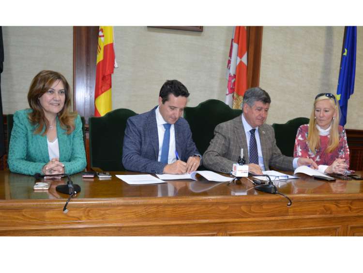 Firma del convenio de cesión